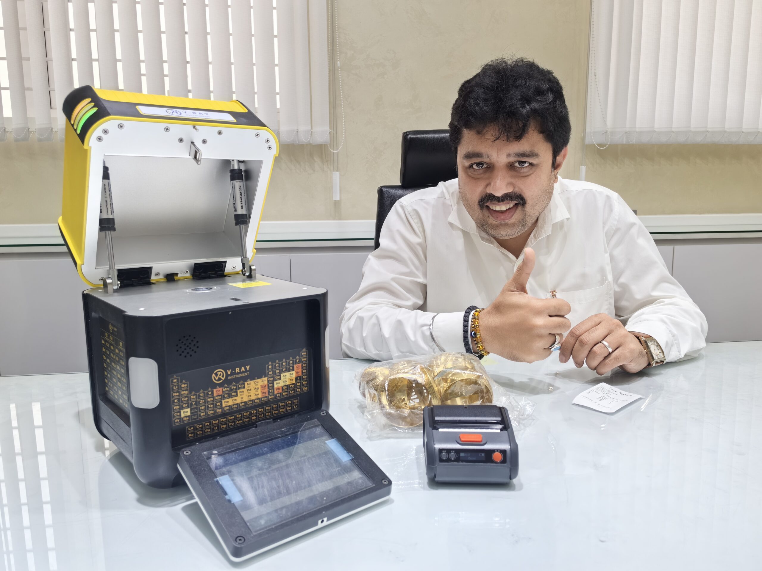 VRAY Instrument Limited Showcases Advanced XRF Gold Analyzer at Dubai EXPO - News - 6