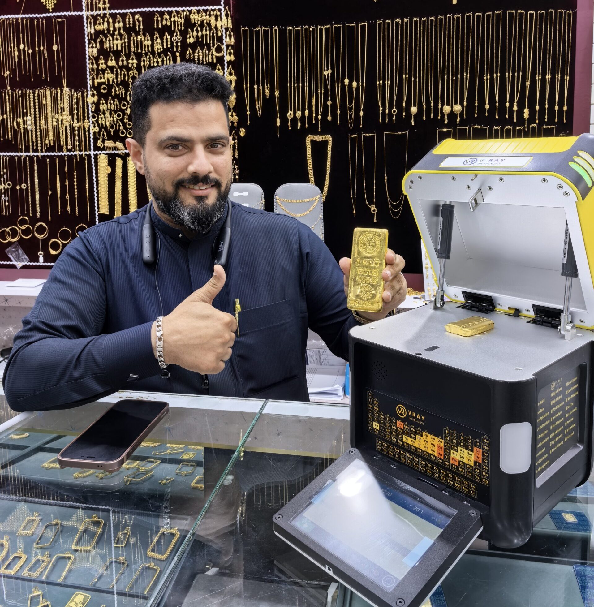 Jeddah Luxury Gold Store Owner